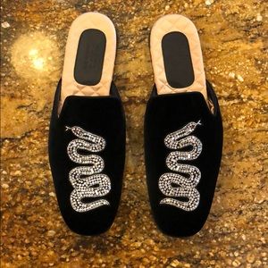 Gucci Lawrence Snake-Embroidered Velvet Mules